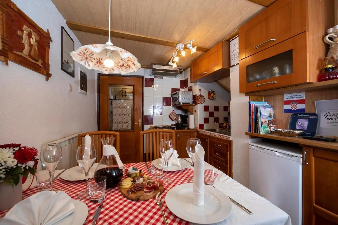 Apartment Pod Lipom Roc 0*,  Хорватия