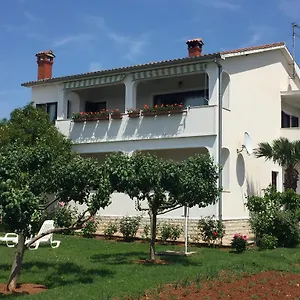 Appartamento Vesna, Veleniki