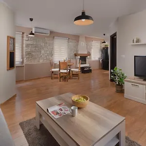 https://vecchio-mercato-pula-apartman.pula-hotels.org